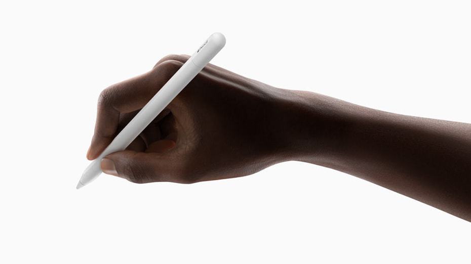 Apple Pencil 3定位在親民款規格上，有磁吸功能但不能無線充電，只能透過筆套上的Type-C接孔充電。（翻攝自蘋果官網）