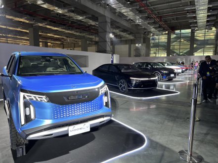 鴻海科技日今天舉行，展示一系列電動車。記者蕭君暉／攝影
