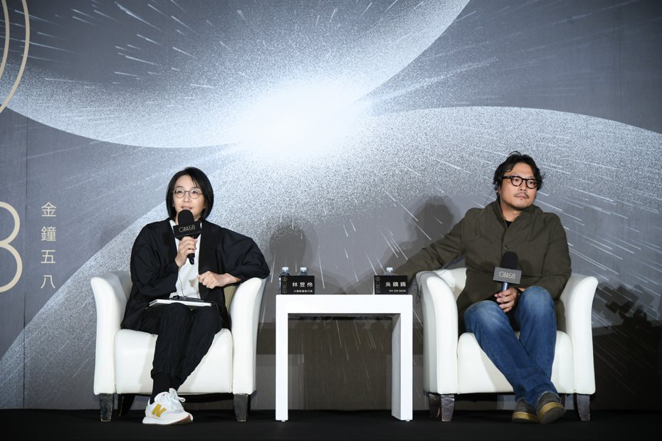 「人選之人」製作人林昱伶(左)和韓劇「造后者」導演吳鎮錫分享創作過程。圖／三立提供