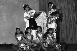 1961年10月20日，墨西哥華僑回國觀光團，在台北國際學舍舉行墨西哥服裝表演秀。圖／聯合報系資料照片