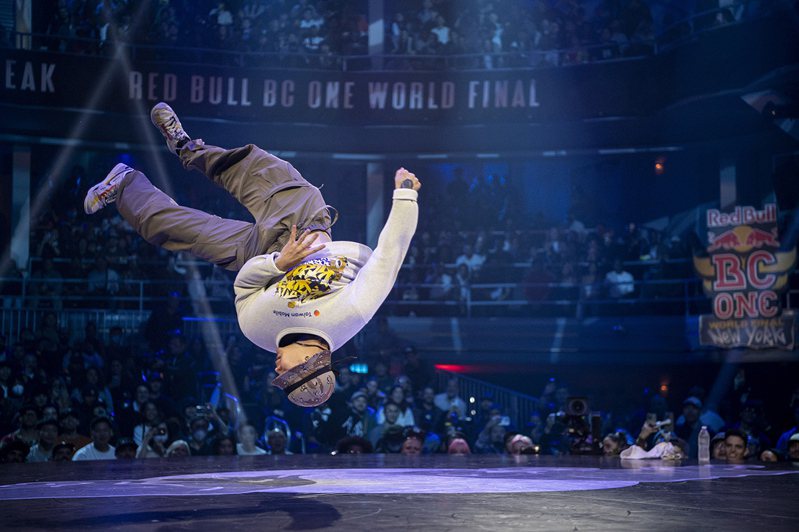 台灣霹靂舞國手B-Boy Quake（孫振）將與28國頂尖舞者於Red Bull BC One最終資格賽，爭奪世界決賽的門票。圖／Red Bull提供。