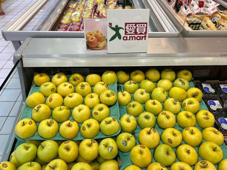 日本TOKI蘋果限時特價3顆95元。圖／愛買量販提供