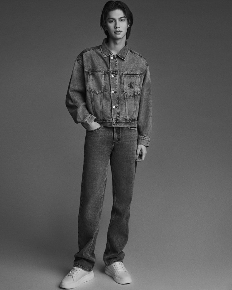 泰星Bright Vachirawit為Calvin Klein拍攝秋冬丹寧系列大片。圖／Calvin Klein提供