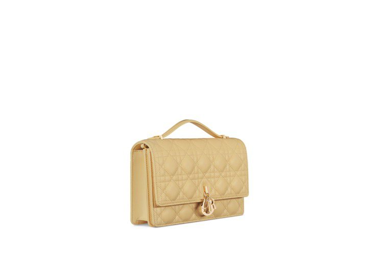 Miss Dior米黃色籐格紋小羊皮提包，12萬5,000元。圖／Dior提供