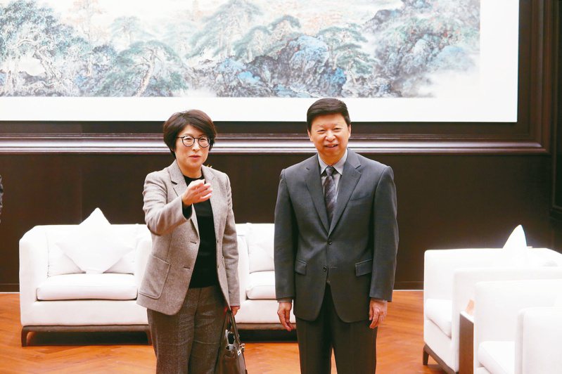 台東縣長饒慶鈴（左）在北京會見國台辦主任宋濤。記者陳政錄／攝影
