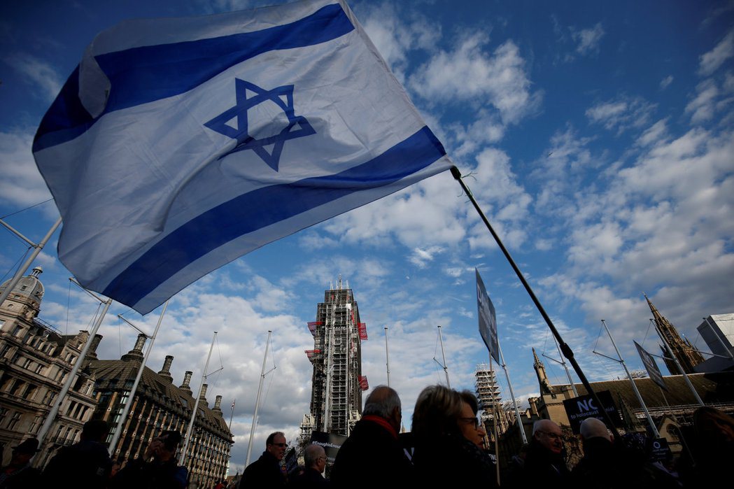 英國猶太社群2018年在倫敦國會廣場遊行。2023年以色列-哈瑪斯戰爭，同樣激發...