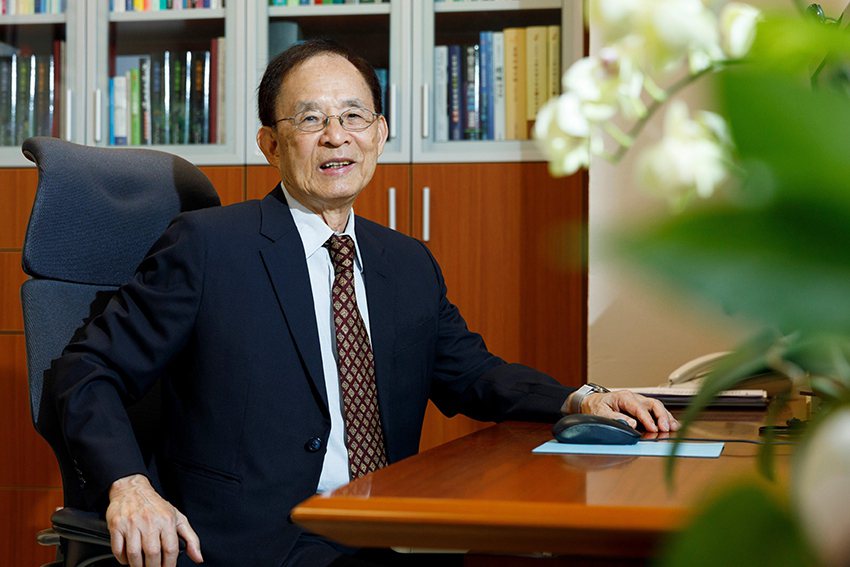 中原大學校友李文雄榮獲台灣科學界最高榮譽「總統科學獎」。 蔡世豪/攝影提供
