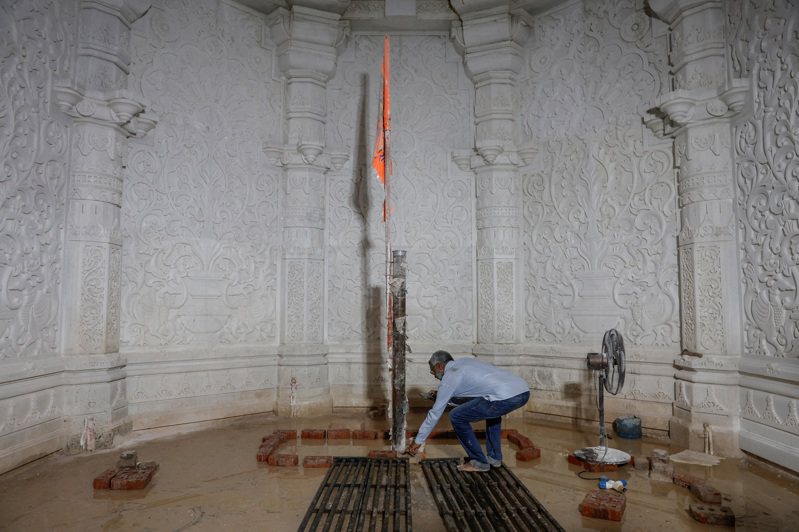 印度教基本教義派團體的幹部表示，北方省阿尤德亞一間蓋在伊斯蘭教清真寺遺址上的印度教神廟，將於明年全國性大選前落成啟用。路透社