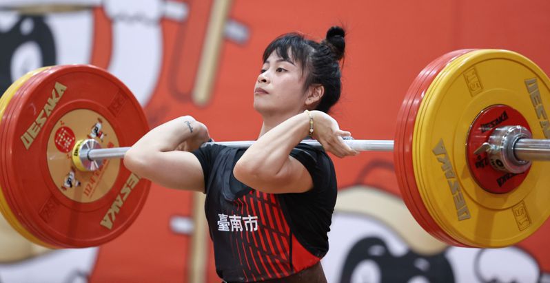 台南全運會「地主」方莞靈，奪下舉重女子49公斤級金牌。記者侯永全／攝影