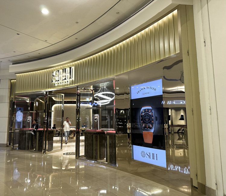 先施鐘表旗下的SHH複合精品鐘表專門店，已於上周在台北101購物中心二樓，悄悄試營運。記者釋俊哲／攝影