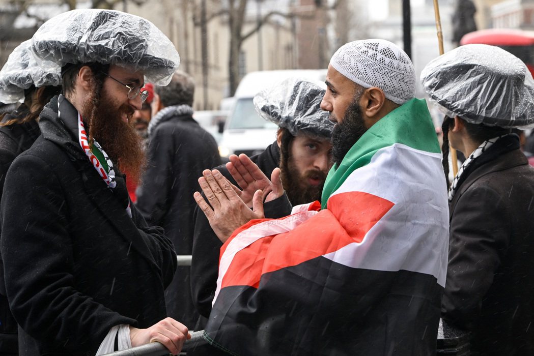 英國猶太社群與巴勒斯坦社群並非水火不容、完全對立。圖為今年3月以色列總理納坦雅胡...