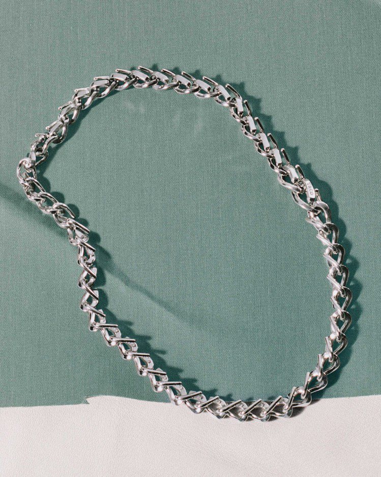 Tiffany Forge純銀寬版開口式鏈結設計項鍊，89,000元。圖／Tif...