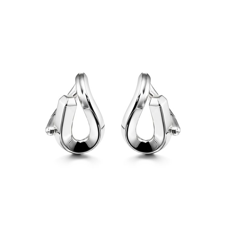 Tiffany Forge純銀開口式鍊結設計耳環，40,500元。圖／Tiffany提供