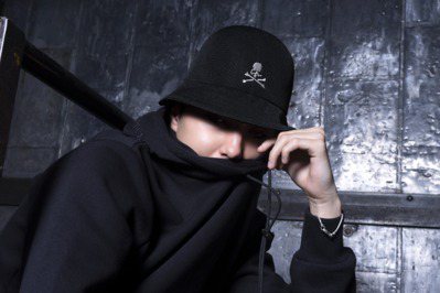 KANGOL再跨界高端潮牌Mastermind JAPAN  限量暗黑帽款手慢就沒了！