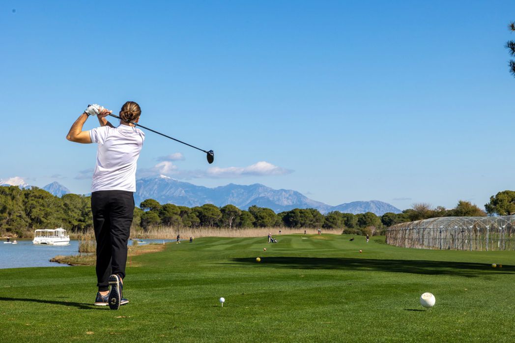 「土耳其航空高爾夫球公開賽」美國職業高爾夫球協會歐洲巡迴系列賽的八項賽事之一。 ...