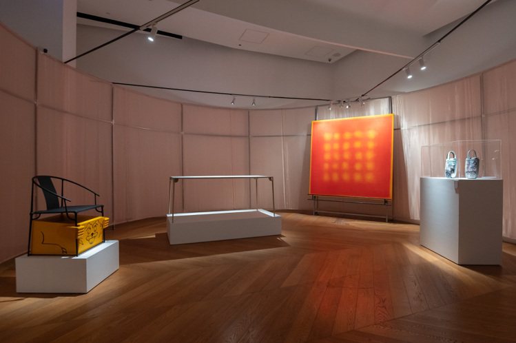 「藏」展區中，可一口氣欣賞多位藝術家限量的聯名藏品。圖／SHANG XIA上下提供