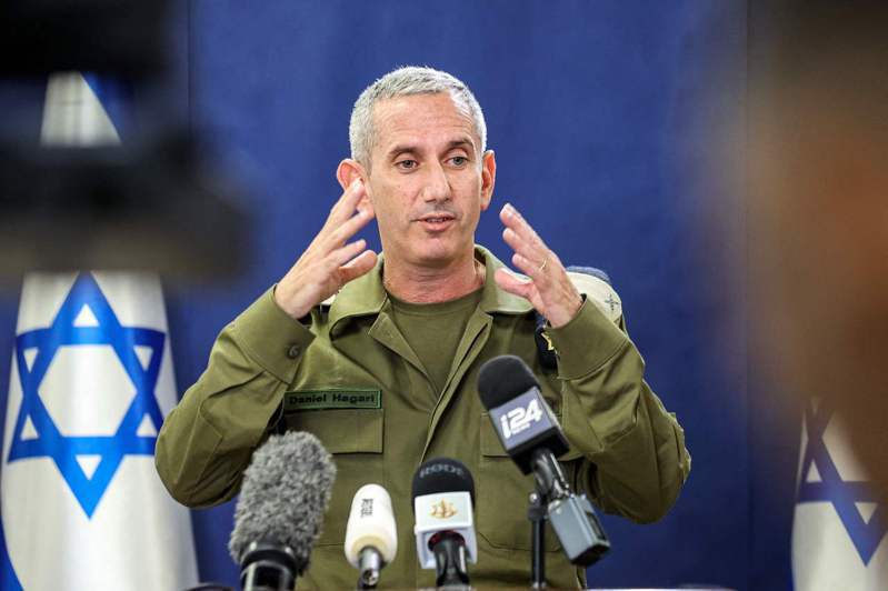 以色列軍方發言人哈加里少將27日晚間在電視記者會稱地面部隊擴大在加薩走廊活動，說「除過去幾天發動的攻擊外，地面部隊今晚還擴大作戰行動」這番說法讓外界揣測地面入侵加薩行動是否已全面展開。 法新社