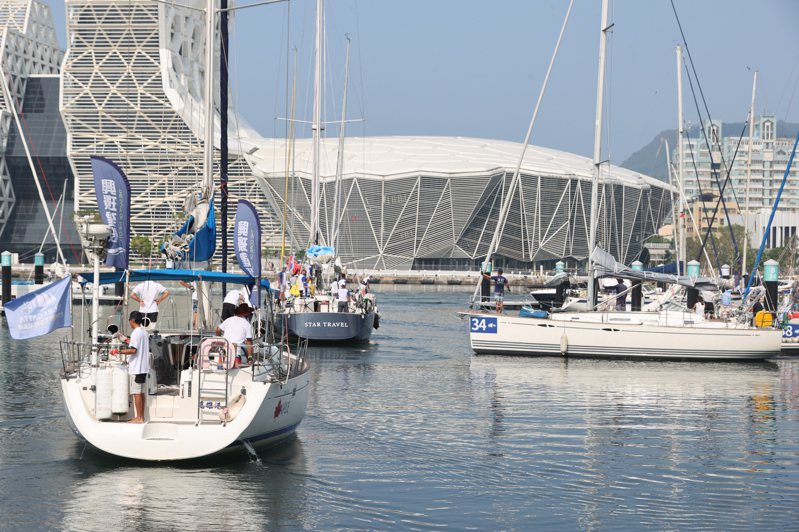 2023 TSL台鋼集團TSG帆船賽今早在高雄愛河灣亞果遊艇碼頭出發開賽。記者劉學聖／攝影