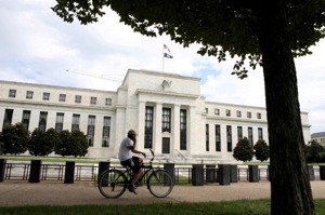Fed曾表示今年內會再升息一次，但分析師認為本次利率會議按兵不動機率高。路透