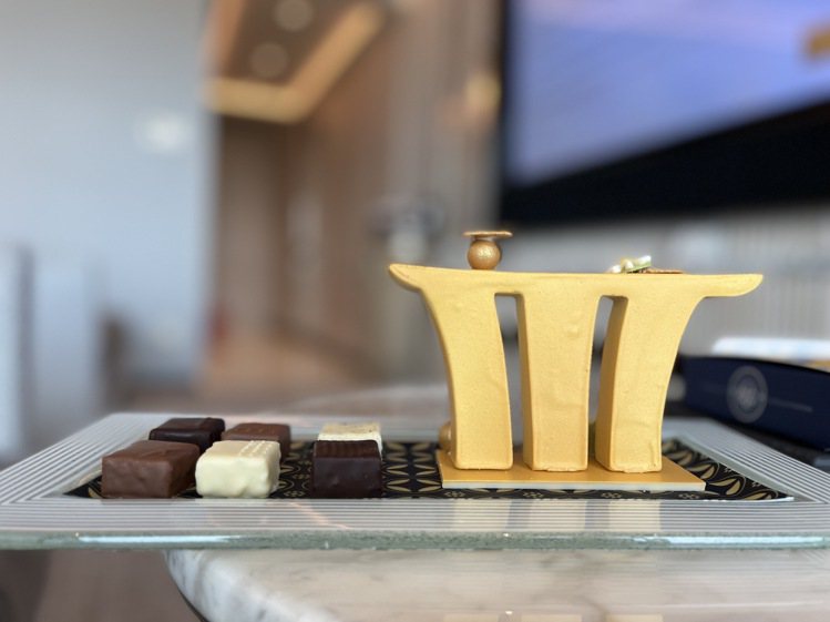 迎賓小點，是金沙酒店外型打造的巧克力。記者羅建怡/攝影