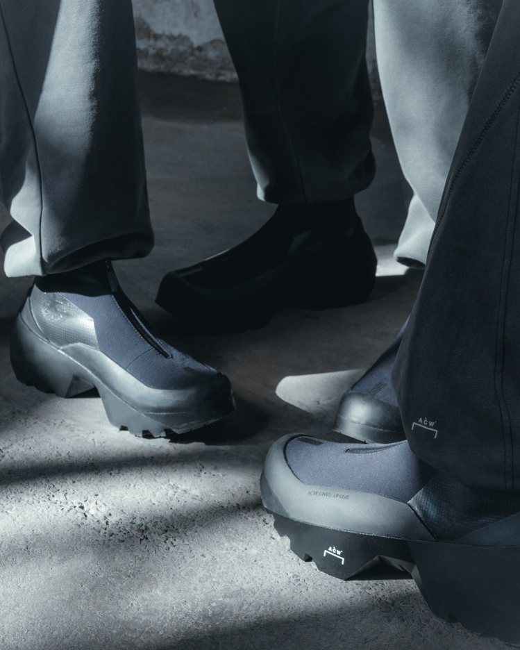 Converse與潮牌A-COLD-WALL*聯名Chuck 70 Geo Forma靴款，4,580元。圖／Converse提供