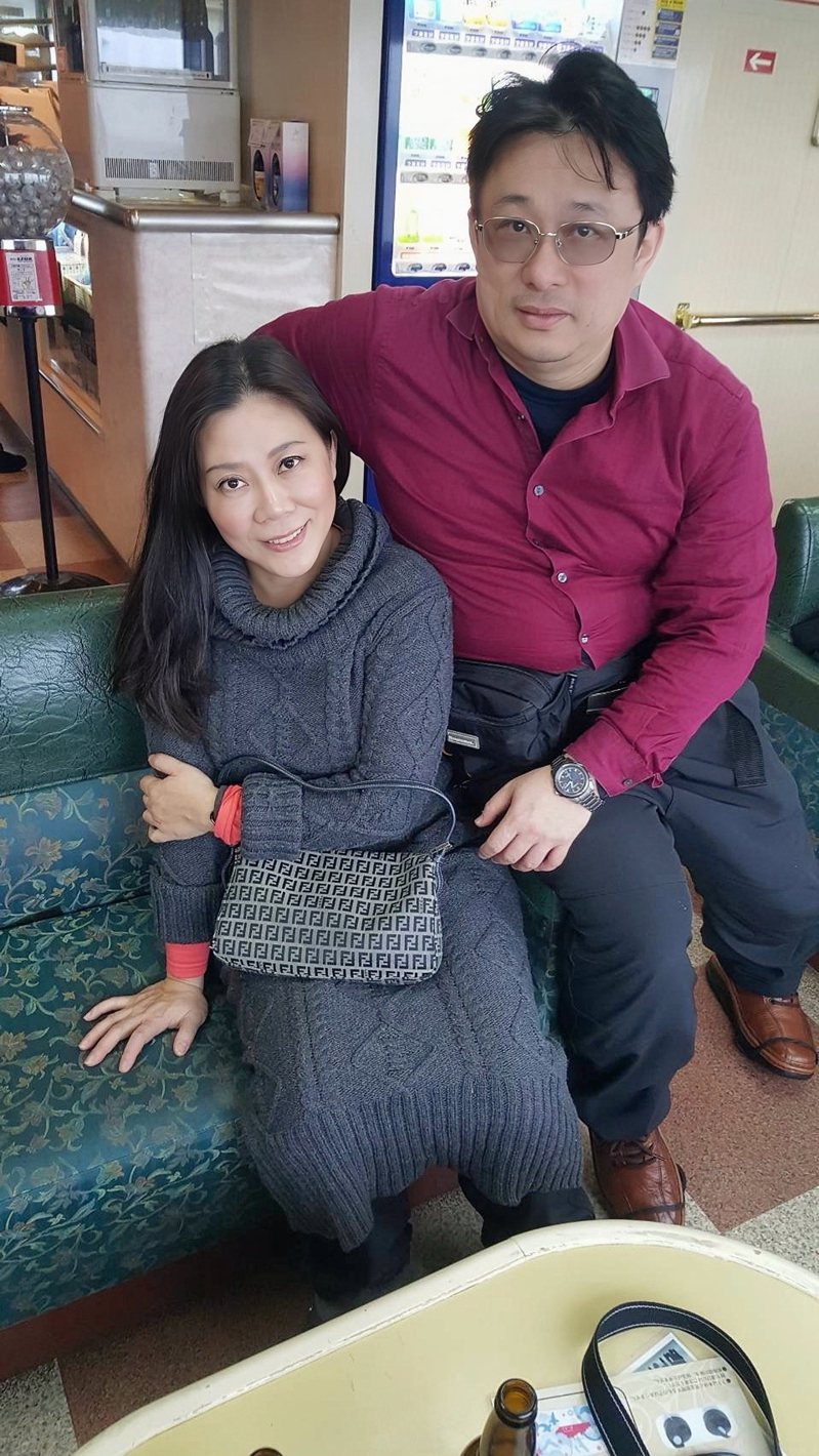 小彤（左）和老公結婚20年，感情依舊甜蜜。圖／馬可孛羅公關提供