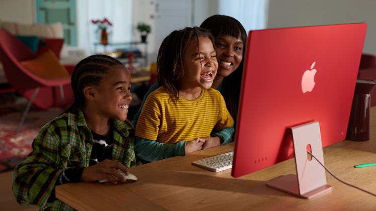 搭載M3的全新iMac，非常適合家庭到小型企業使用，包括創意工作者，以及學生和遊戲玩家都能滿足需求。圖／蘋果提供