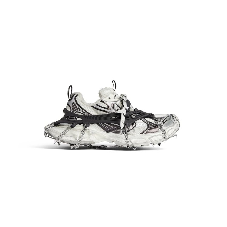 Balenciaga，3XL雪地運動鞋，冰爪為可拆卸結構，48,700元。圖／B...