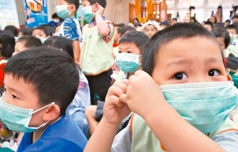 兒科急診醫師吳昌騰提醒肺炎黴漿菌感染仍未止息，呼籲民眾仍需注意手部清潔和呼吸道衛生，避免感染。本報資料照片