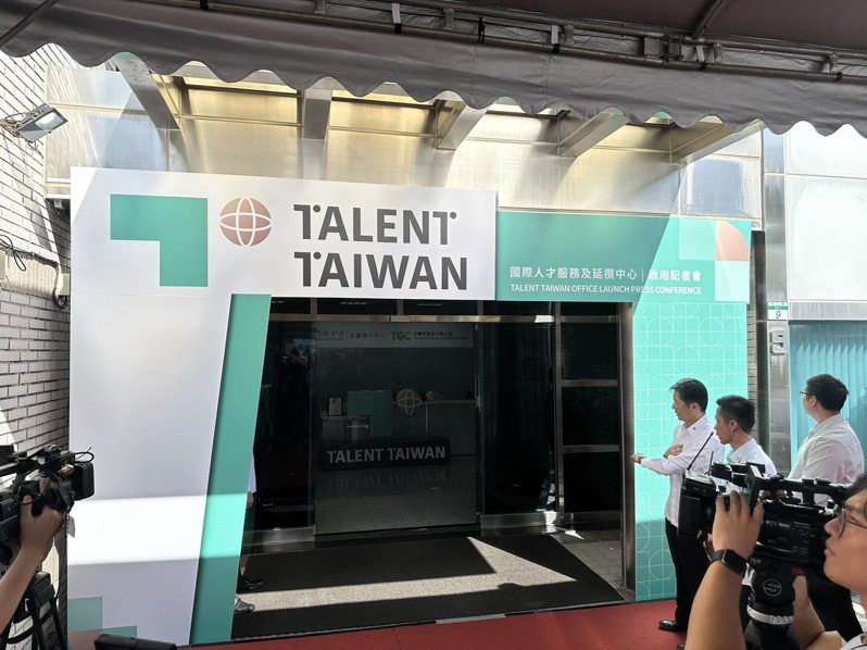 蔡總統今（1）日出席「國際人才服務及延攬中心Taiwan Talent啟用記者會」。記者楊文琪/攝影