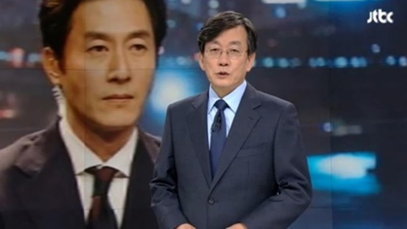 韓劇《Argon》男主角（左），據傳是以孫石熙主播為角色原型。（圖／JTBC《新聞室》截圖）