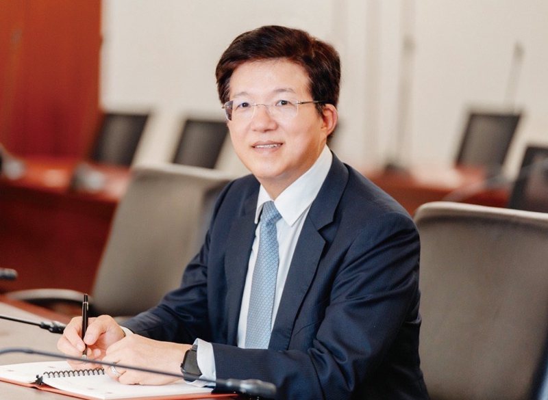 兆豐銀行胡光華總經理表示，我們除積極拓展業務，也秉持建立良好的經營及公開透明的治 理精神，注重誠信經營與風險管理。