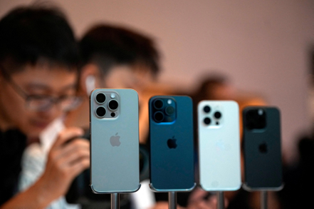 蘋果2023年推出iPhone 15系列，組裝訂單超過六成由鴻海負責，立訊訂單比重則持續上升，去年已超過和碩，成為iPhone代工二哥。 路透