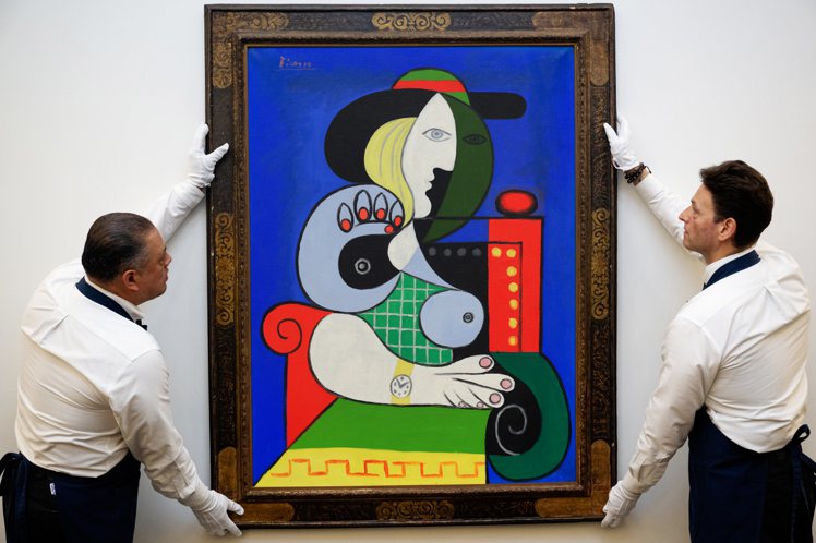 畢卡索《戴手表的女人》，油彩畫布，1932年8月17日作 ，130x97公分，預期成交價逾1.2億美元。圖／蘇富比提供