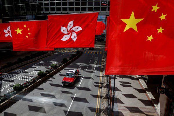 美國國會跨黨派議員提案增加一批香港官員的制裁名單，港府、大陸外交部駐港公署3日分別表示譴責。（路透）