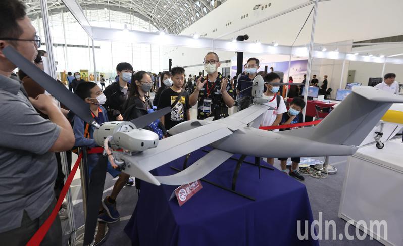 UASACT 2023奧賽特無人機用嘉年華在高雄展覽館登場，現場展示各式國造無人機。記者劉學聖／攝影