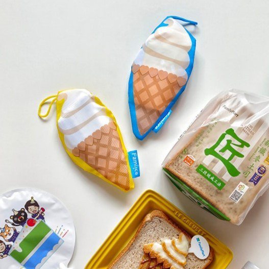 即日起至113/1/4，購買Fami!ce任一支加49元，可獲得霜淇淋造型購物袋。圖／全家FamilyMart粉絲頁