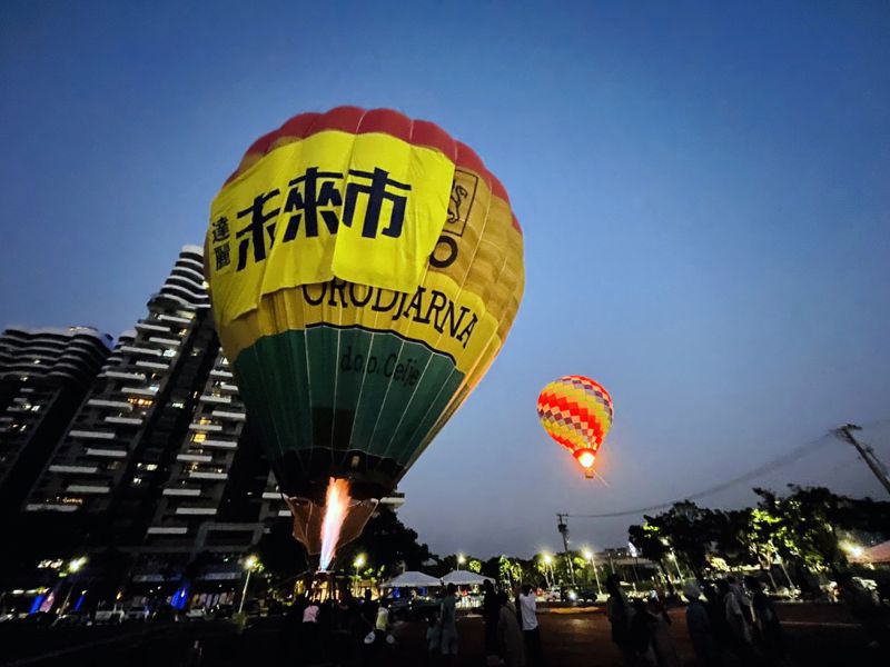 上市品牌達麗建設投入橋頭新市鎮推案，幾乎每月舉辦主題活動，活絡區域發展，這次把熱氣球搬來。記者王昭月／攝影