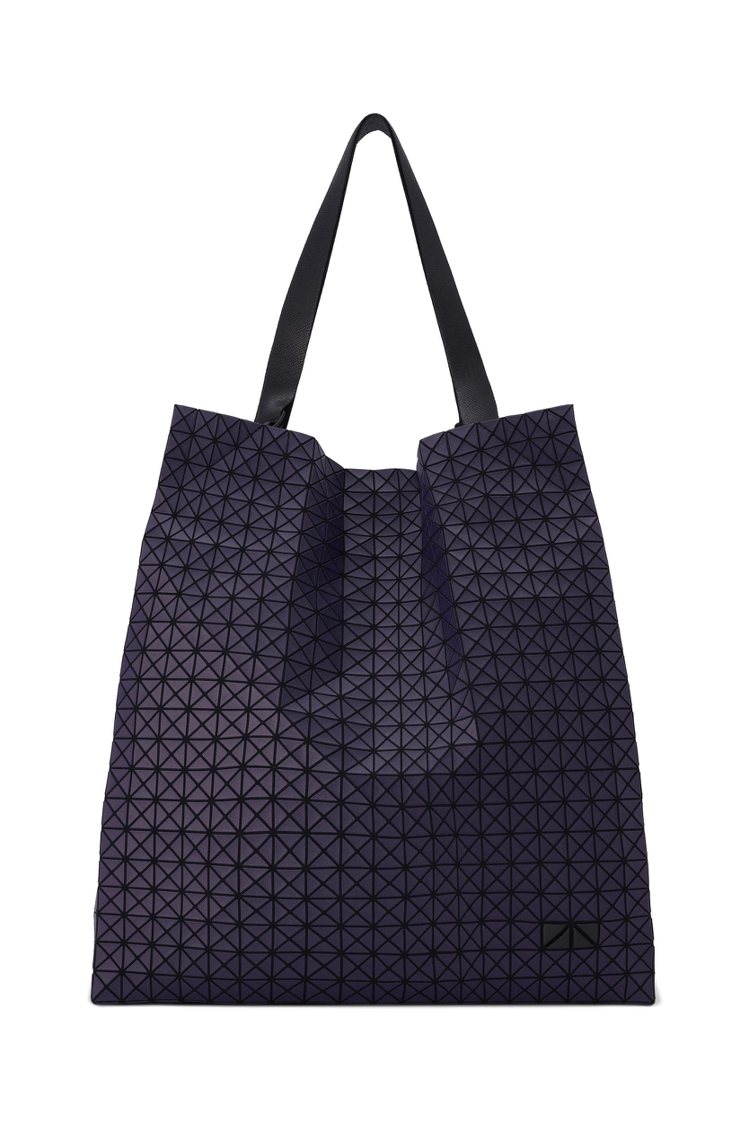 季節暗紫色托特手提包，價格店洽。圖／BAO BAO ISSEY MIYAKE提供