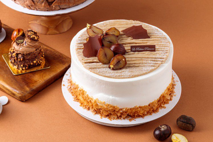 「栗子鮮奶油蛋糕」使用滿滿的嘉義中埔黃金板栗。圖／法朋提供