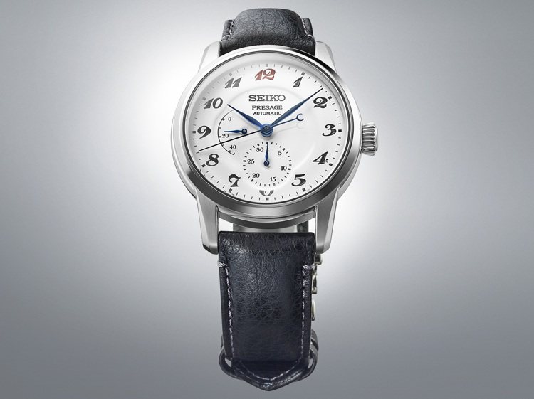 Seiko Presage製表110週年紀念系列SPB401J1腕表，精鋼表殼搭配白色琺瑯表盤、LWG皮革表帶，全球限量1,500只，約43,500元。 圖／Seiko提供