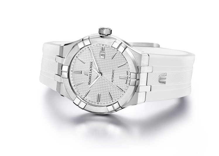 艾美表AIKON系列自動上鍊腕表，精鋼表殼搭配橡膠表帶，約67,000元。圖／MAURICE LACROIX提供