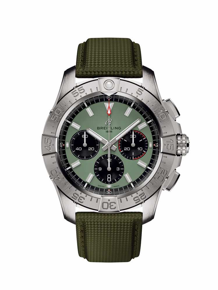 Avenger B01 Chronograph 44復仇者計時腕表，綠色面盤搭配綠色軍用皮表帶，22萬6,000元。圖／百年靈提供