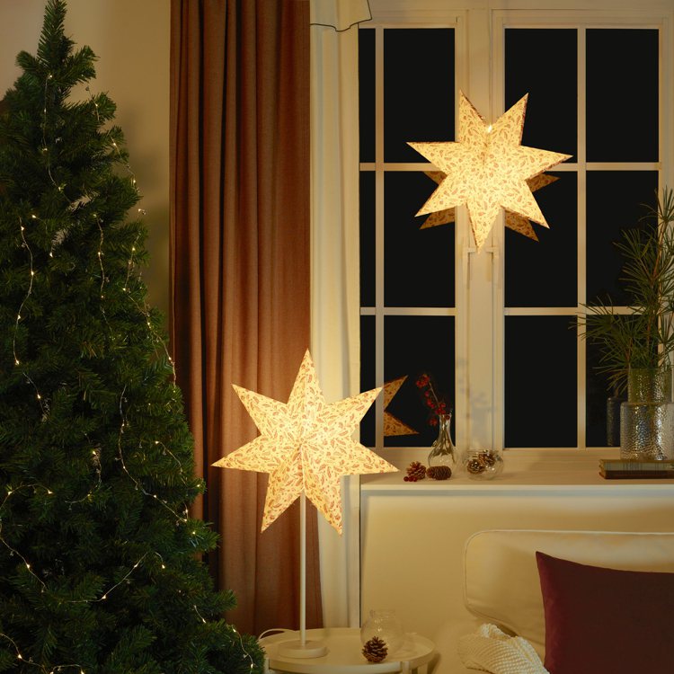 IKEA STRÅLA燈罩，隨意擺放都能充滿耶誕氣息。圖／IKEA提供