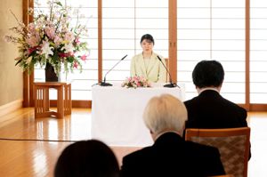 日本首相想保大位救支持率 打「愛子天皇」牌是奇策嗎？