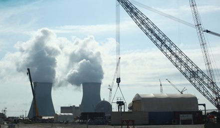 照片：核電廠（彭博資訊）