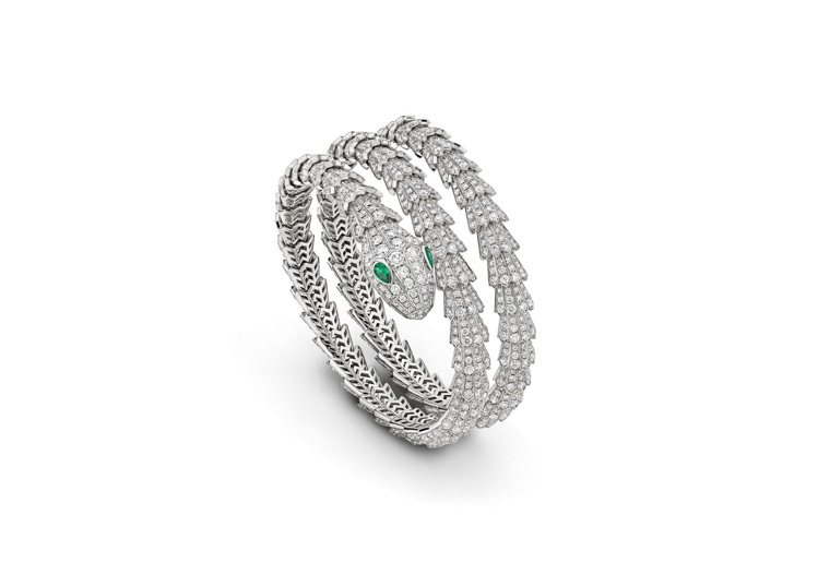 BVLGARI Serpenti系列頂級白K金祖母綠與鑽石雙圈手環。圖／寶格麗提供
