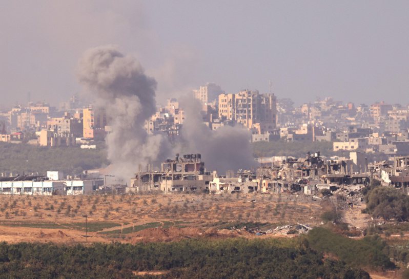 哈瑪斯宣稱過去48小時重創以色列國防軍，摧毀逾25輛軍車。從以色列邊境可見北加薩煙硝四起。歐新社