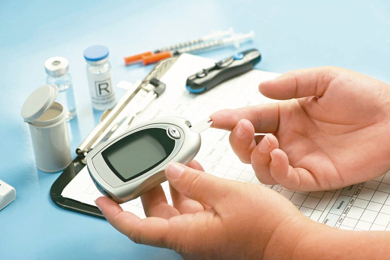 糖尿病患需定期檢測血糖。圖／123RF