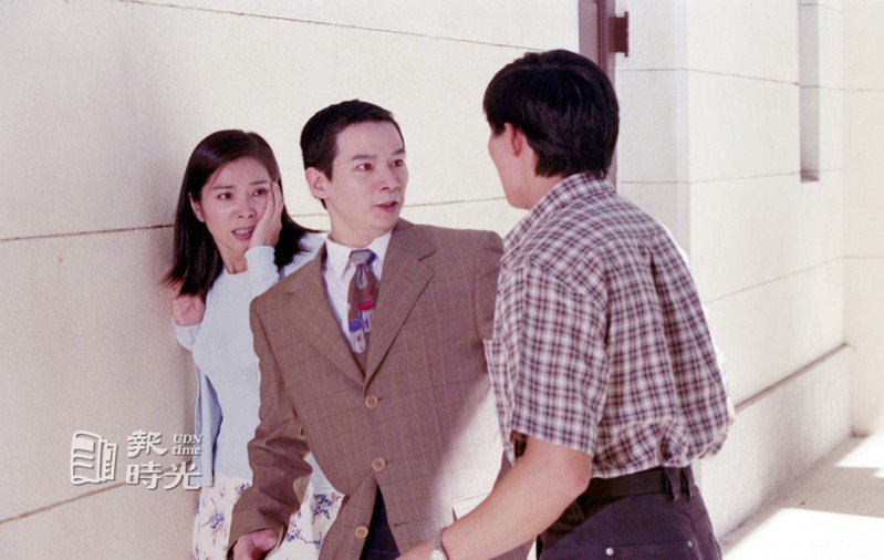 民視「長男的媳婦」劇組。圖為演員陳美鳳（左）、王道揚（中）。圖／聯合報系資料照（1999/09/02　陳柏林攝影）